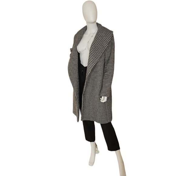 Ann Taylor  - Picture 13 of 15